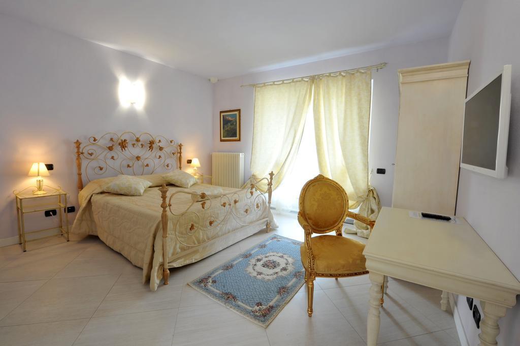 Agriturismo Cascina Varie 카르타니토 외부 사진